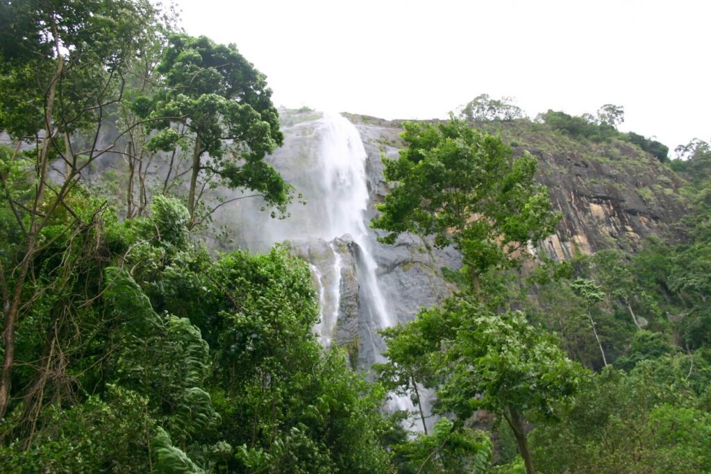 Diyaluma falls Sri Lanka