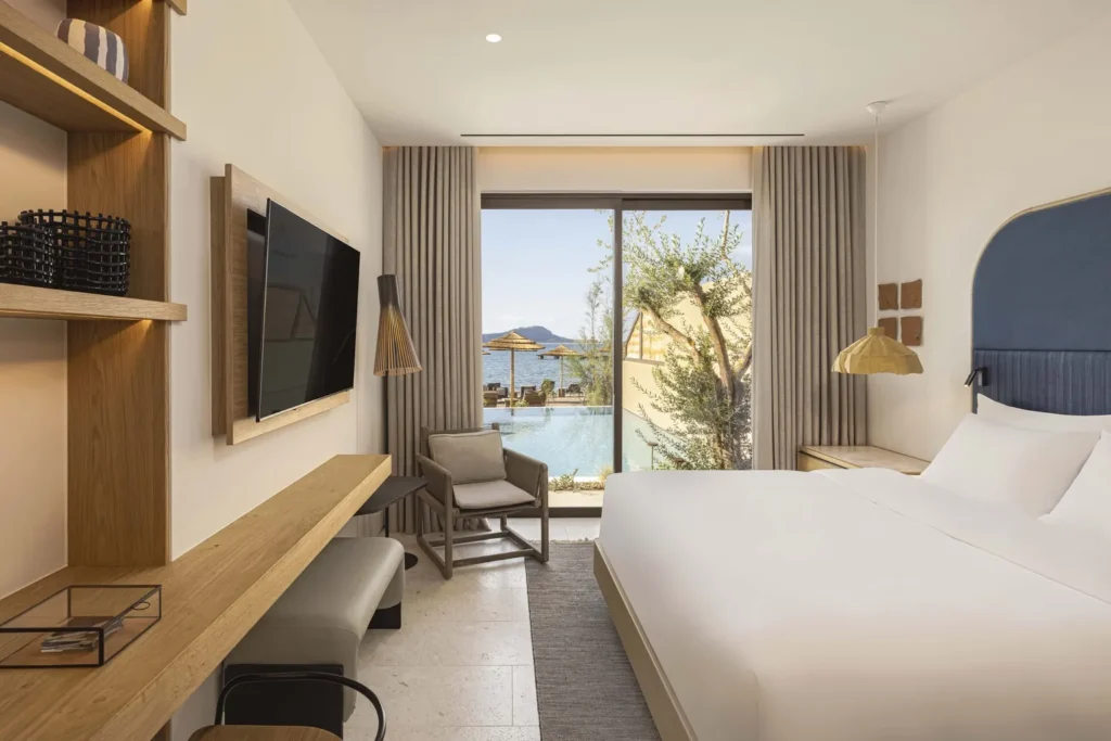 Beachfront Infinity Villa W Costa Navarino Grèce