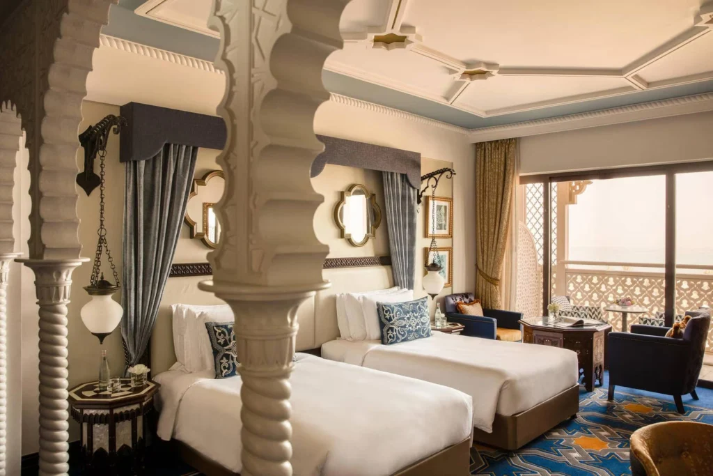 Séjour luxe Dubaï en famille – Two Bedroom Arabian Family Room, Jumeirah Al Qasr