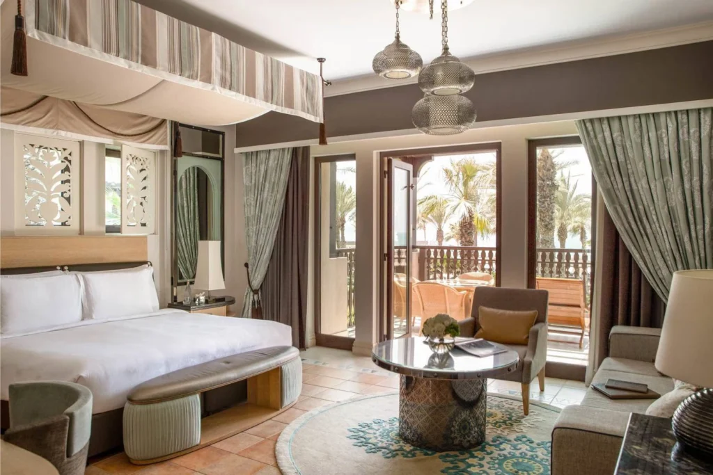 Voyage de luxe à Dubaï – Chambre Océan dans une maison sur la plage Jumeirah Dar Al Masyaf