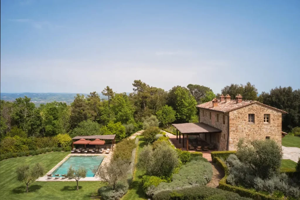 Villa Alba du Rosewood Castiglion del Bosco avec piscine privée et vue sur le Val d’Orcia, voyage luxe en Italie