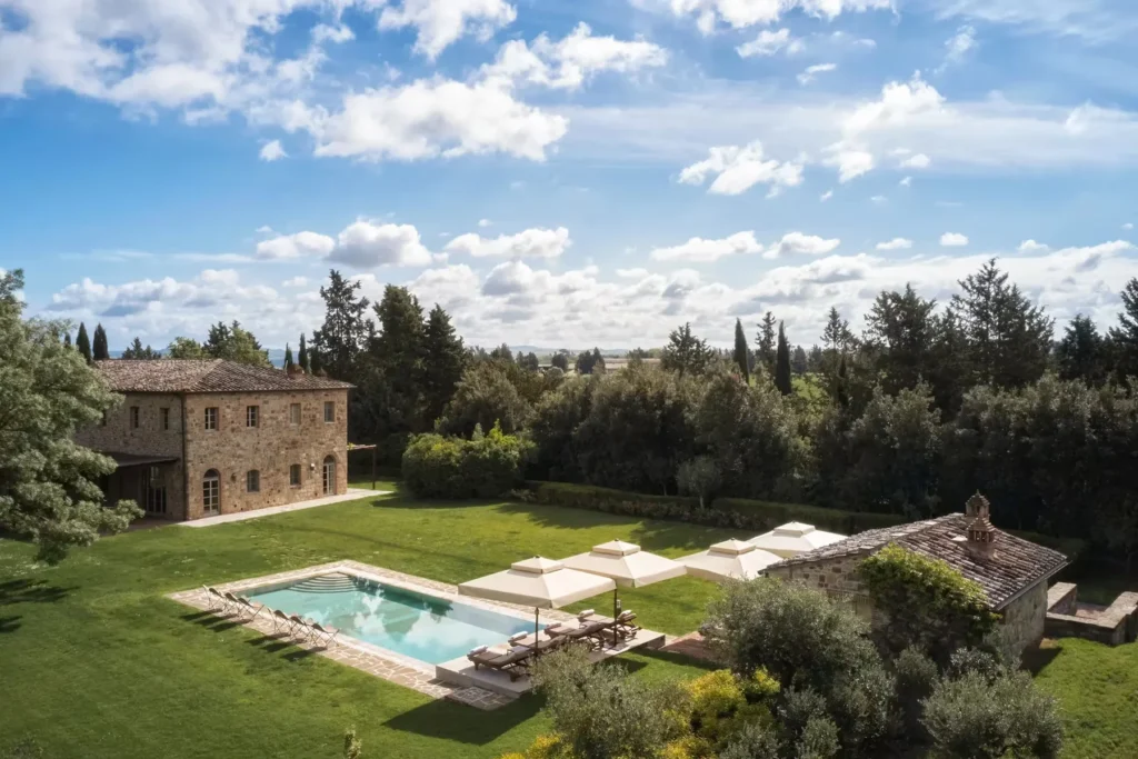 Villa Biondi du Rosewood Castiglion del Bosco près du golf privé du domaine, séjour sur mesure en Italie