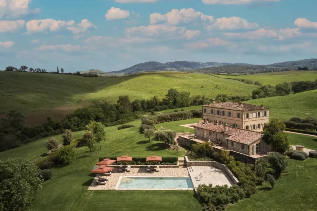 Villa Casa Del Fiume du Rosewood Castiglion del Bosco avec vue sur Montalcino, séjour luxe en Toscane