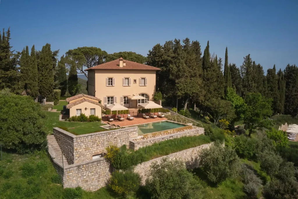 Villa Chiusa du Rosewood Castiglion del Bosco avec piscine à débordement en Toscane, voyage de noces en Italie